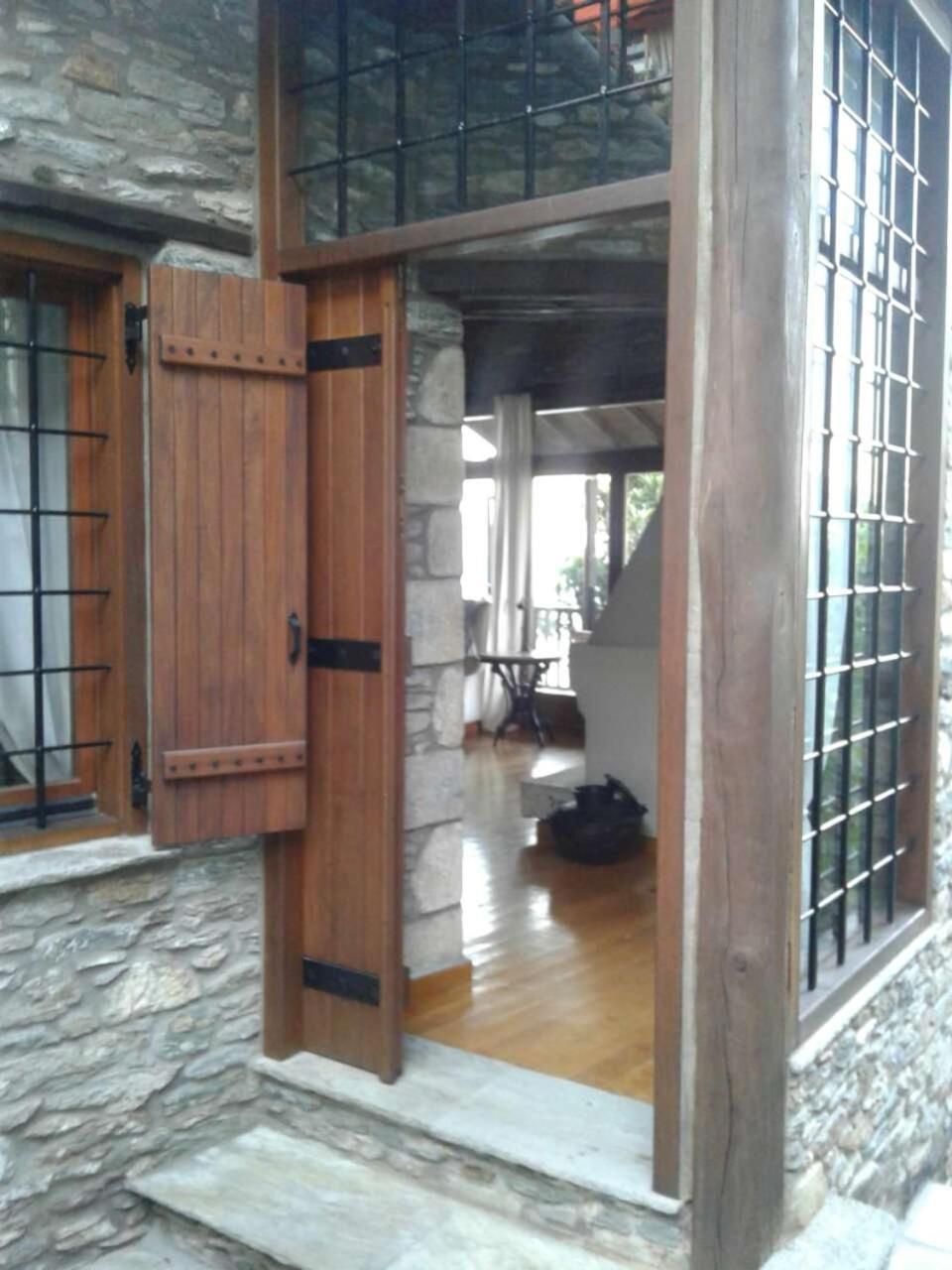 House Smaragdi Ferienhaus *